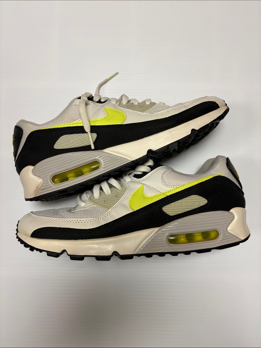 Nike Air Max 90 White Black Neon Lime Accent Sneakers - Picture 2 of 8